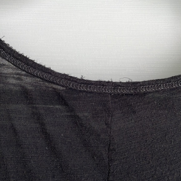 Rock & Republic 1x women’s tee shirt. Cool tee! - Picture 3 of 6